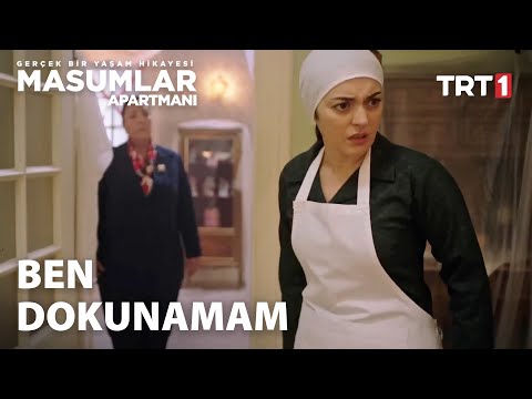 Safiye, pis mutfakta yemek yapmaya çalışıyor! - Masumlar Apartmanı 64.Bölüm
