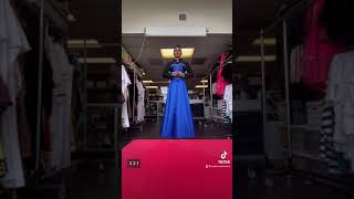 Download lagu Elsa Transformation Breakaway Dress - Frozen The Musical mp3 Download lagu Elsa Transformation Breakaway Dress - Frozen The Musical mp3