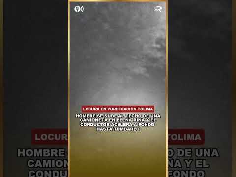 HOMBRE SE SUBE AL TECHO DE UNA CAMIONETA EN PLENA RIÑA Y EL CONDUCTOR ACELERA A FONDO HASTA TUMBARLO