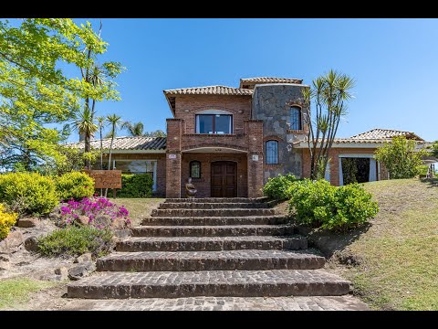 Video de YouTube - Casa en Alquiler de 5 dormitorios con Piscina y Garage en Solanas, Maldonado
