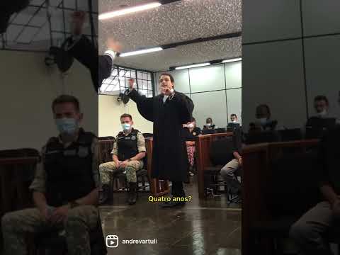 Jury Court - Lawyer mocking prosecutor