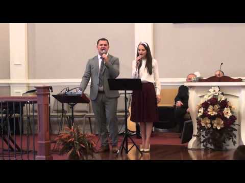 Biserica Maranata Knoxville: Ionut si Adela Craciun - Stau pe genunchi