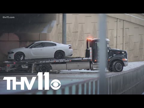 Little Rock police warn people not to drive on icy roads