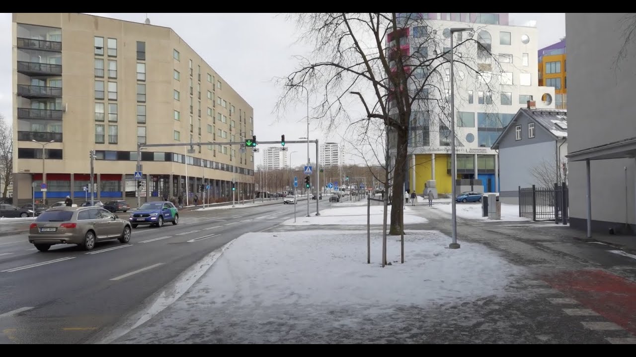 Immersive street-level walking tour through Helsinki Senate, Finland, showcasing authentic urban landscapes, local architecture, and the vibrant atmosphere of the city's neighborhoods