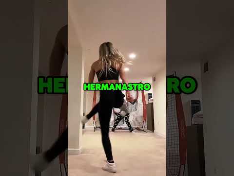 FAMOSA por VIDEO VIRAL con su HERMANASTRO ⚽🤯 #shorts #mujeres #tiktok #viral #futbol #wow #divertido