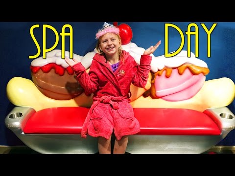 FIRST SPA DAY!! Pedicure, Hair & Ice Cream Cones at Scoops Kids Spa Great Wolf Lodge