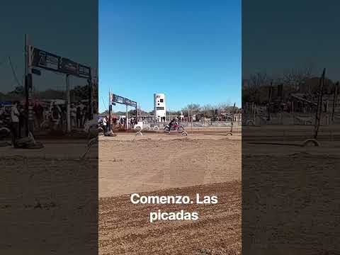 ya. comenzó las picadas de. motos. en el hipódromo de villa dolores Cba