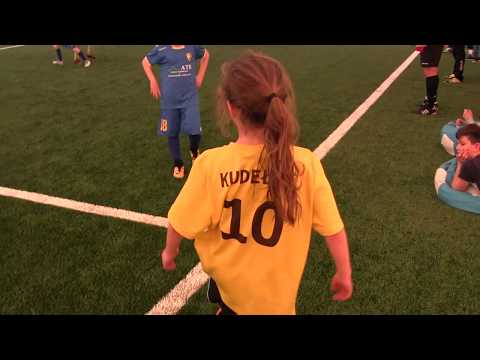 CZ3-Fc Yellow Junior z Kudełkiem w Legnicy pod balonem -Juventus Legnica - III meczyk -Decathlon Cup