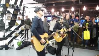 1/3 BETTY SERVEERT Mini Acoustic Concert, 5 nov. 2016, Instore Mansion24 Apeldoorn