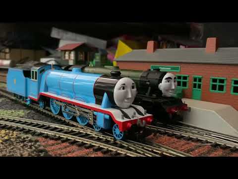 Streamliners Music Video (My Trains Running Around My Layout)