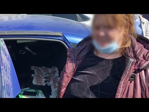 Кучу фальшивых пятитысячных купюр изъяли у двух жительниц Волгоградской области