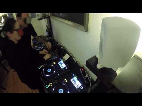 Resistohr Livecast playing only own productions