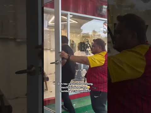 Cermin kedap suara.😏👀 Senang betul kena tipu.🤣