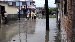 preview picture of video 'Inundacion rio Yumuri Matanzas Cuba p.3'