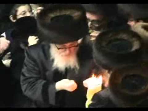 Skver Rebbe In Flatbush Shabbos Parshas Chayei Sara