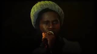 Chronixx and Shaggy performs Bridge.