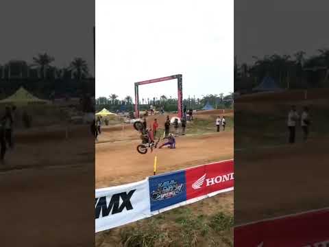 UNTUNG ATAY KALAU BUKAN UDAH PASTI MENINGAL TUH @M ATHAR 23 #fypviraltiktok #fypviral #mathar23