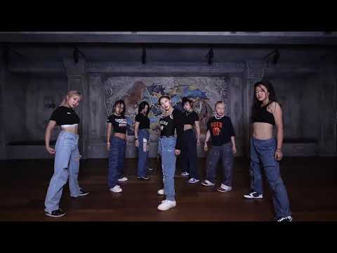 MIRRORED BABYMONSTER '2NE1 Mash Up’ by YGX LEEJUNG