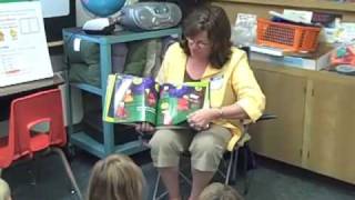 preview picture of video 'Former area teacher turned author visits schools.'
