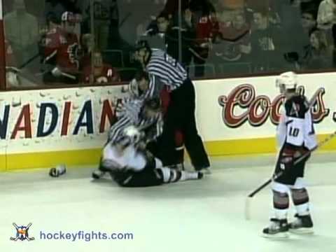 Derek Roy vs Andrew Ference Jan 21, 2006