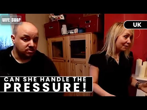 Chesterfield Chaos vs Studley Sweetness | S09 E08 | Wife Swap UK