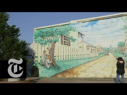 'Go Set a Watchman': Town Revisits Its 'Mockingbird' Past | The New York Times