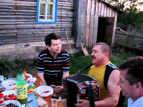 Деревенское застолье. Песня за деревенским застольем ржач. Посиделки с гармонью. Сельская свадьба. Деревенское застолье.