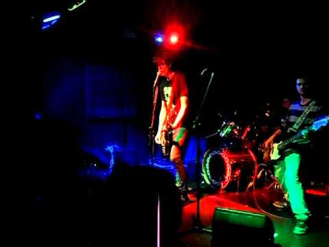 KICKIN'BATZ LIVE IN CLOSER 29/01/2011_4