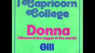 Kadr z teledysku Donna tekst piosenki Capricorn College