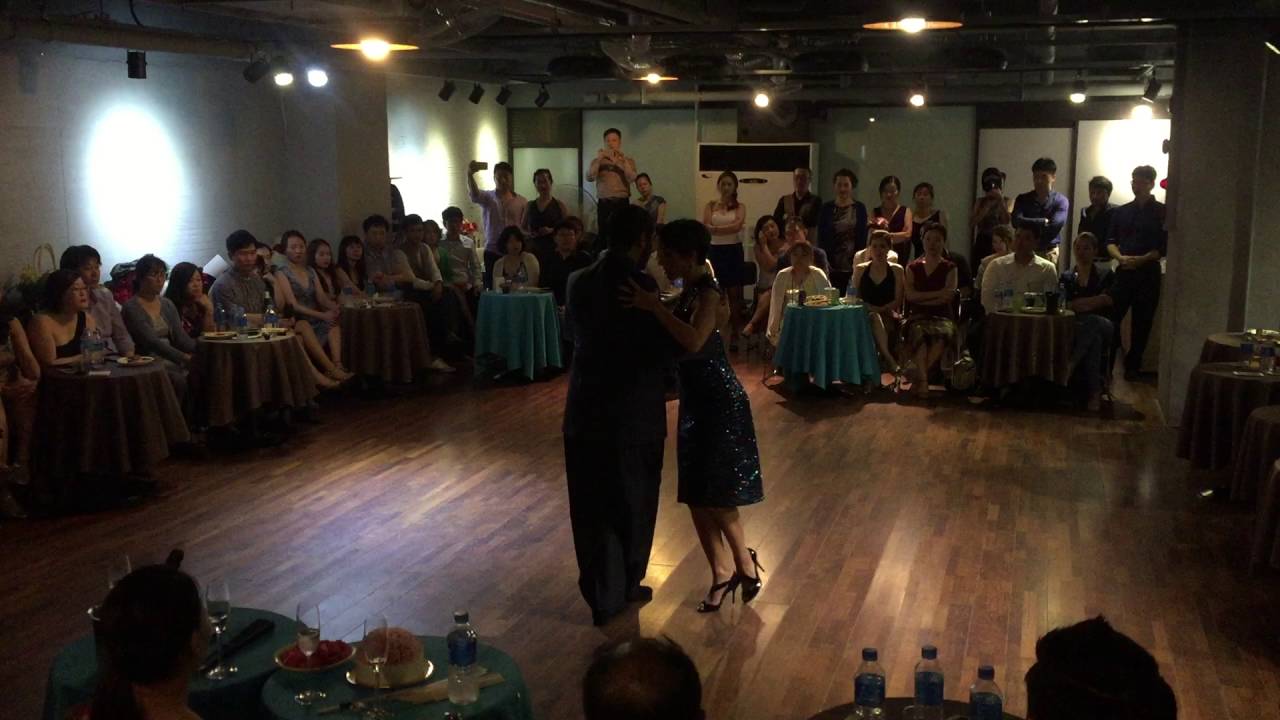 2015 Andres Laza Moreno y Luciana Arregui in Busan (1)