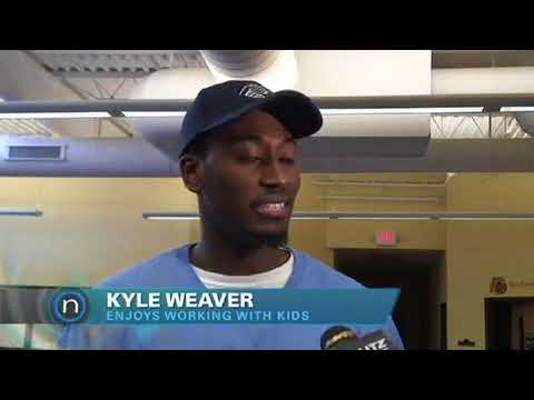 Kyle Weaver honored by Boys and Girls Club (2010-03-23)