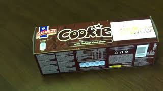 Download lagu Unboxing of box with brown cookies mp3 Download lagu Unboxing of box with brown cookies mp3