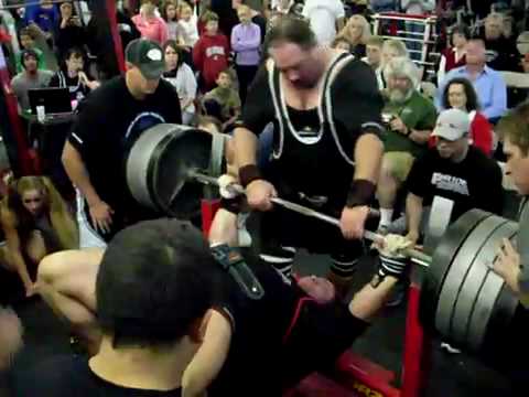 Ryan Kennelly bench press world record 1075lbs