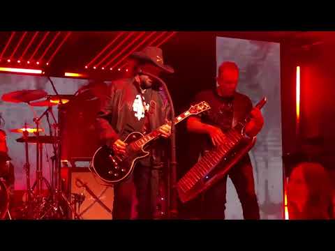 Lucie - Intro / Krev a R’n’R, live 9. dubna 2025, první koncert v nové sestavě