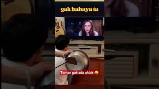 Download lagu Ngagetin temen #prank #prankhantu #komedilucu mp3