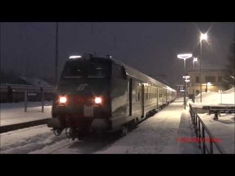 LA PARTENZA DELLA PILOTA MAZINGA CON REGIONALE NELLA NEVE A ROBILANTE (CN) VEN. 22 - 1 - 2021.