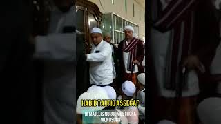Download lagu Momen Kehadiran Habib Taufiq Assegaf di Majelis Nurul Musthofa Wonosobo 1212201 #habibtaufiqassegaf mp3