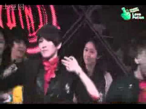 SHINee and f(x)/KeyBer moment