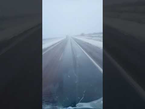 En Desaguadero, La Paz, cae una incesante nevada