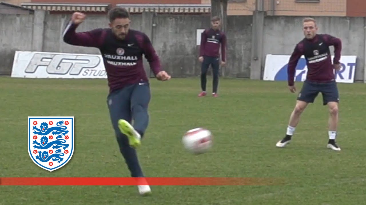 Danny Ings Trick Shot in England u21 Training | #SlowMoSkills | Inside Training - YouTube