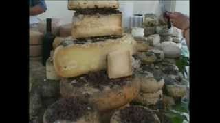 preview picture of video 'Mostra mercato della Toma di Lanzo e dei formaggi d'alpeggio - Usseglio (15-17/07/05)'