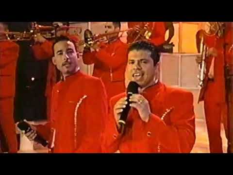 La Arrolladora Banda El Limón De Rene Camacho - Huele A Peligro [Official Video]