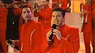 La Arrolladora Banda El Limón De Rene Camacho - Huele A Peligro [Official Video]