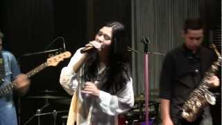Download lagu Raisa with BLP - Serba Salah @ Mostly Jazz 12/07/12 [HD] mp3