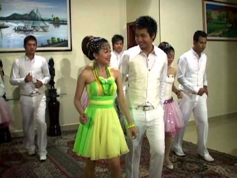 Rom Cha Cha Cha With Dara Reymeas