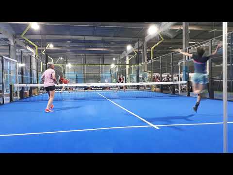 Bordeaux : un tournoi de padel 100% féminin