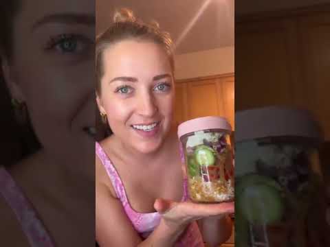 Dietitian Tries Viral Mustard Hack #dietitian #weightlosstips #balancedlife