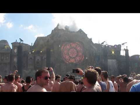 Otto Knows @ Tomorrowland  26.07.2013 1/2