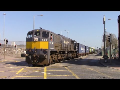 IE 071 Class locos 077 & 081 on IWT Liners - Alexandra Road 7/4/17