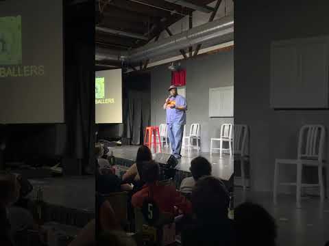 If you had four minutes to make a crowd laugh a bunch could you do it